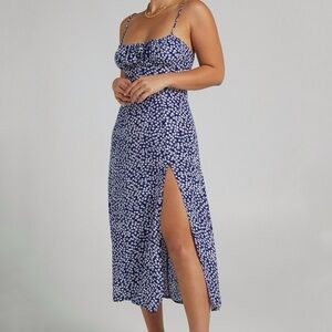 SHOWPO Willa RUCHED BUST THIGH SPLIT DRESS IN BLUE FLORAL - NEW - Sz 2 / XS